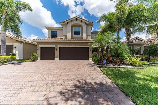 10540 Palacio Ridge Court-small-049-46-1