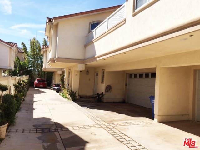 2512 Vanderbilt Ln unit B, Redondo Beach, CA 90278 - photo 1