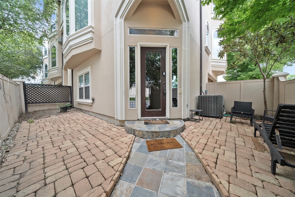 1815 Indiana St, Houston, TX 77019 - photo 1