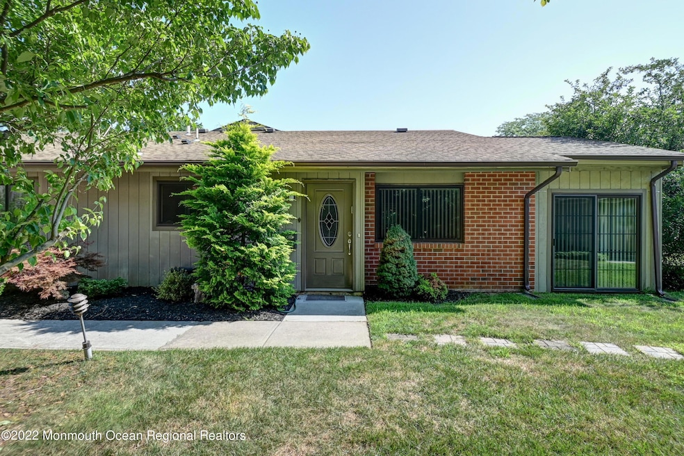 26 Ellsworth Ct, Red Bank, NJ 07701 - photo 1