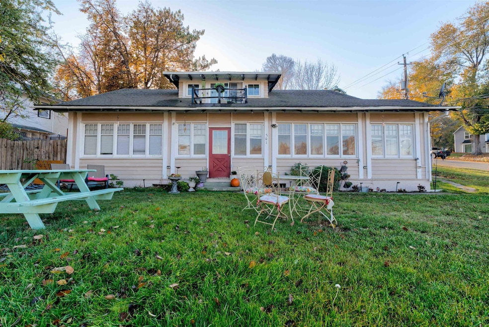 701 Crescent Ave, Sunnyside, WA 98944 - photo 1