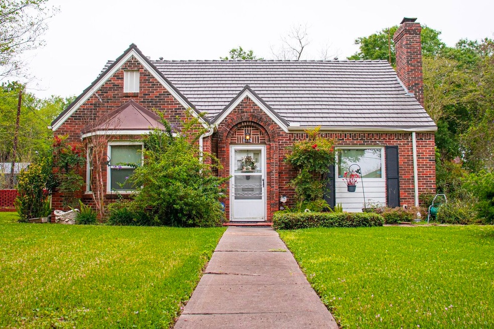 8163 River Dr, Houston, TX 77017 - photo 1