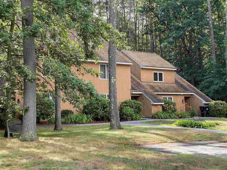 42 Derry St, MerriMacK, NH 03054 - photo 1