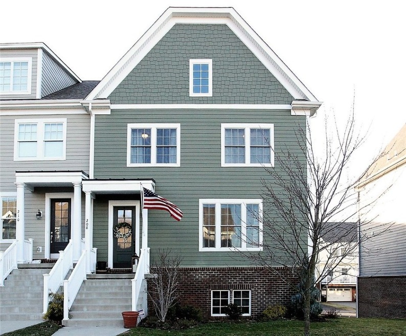 Venango Trails Townhouse End Unit with 2,892 sq. f