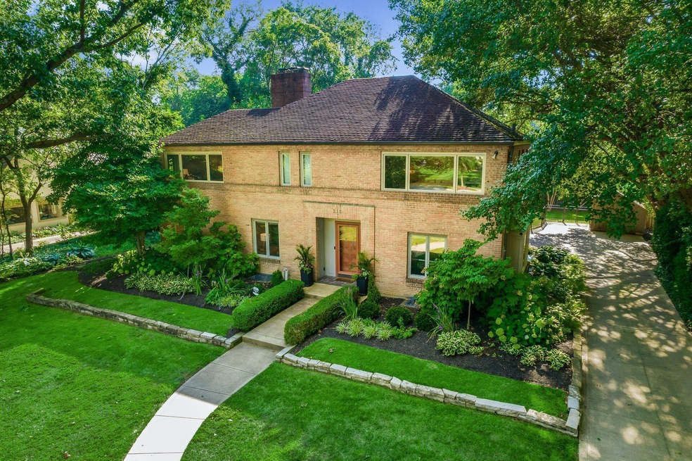 215 S Drexel Ave, Columbus, OH 43209 - photo 1