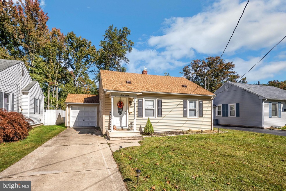 37 Pinewood Ave, Penns Grove, NJ 08069 - photo 1