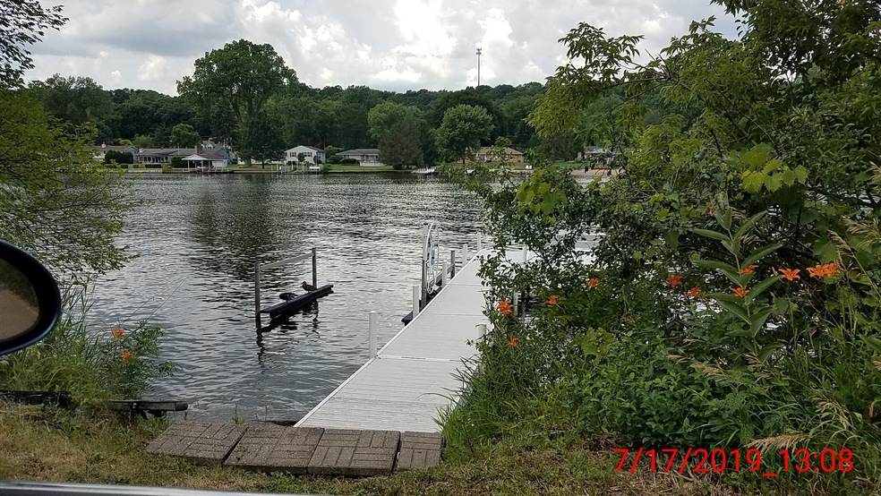 1025 N River Rd, Algonquin, IL 60102 - photo 1