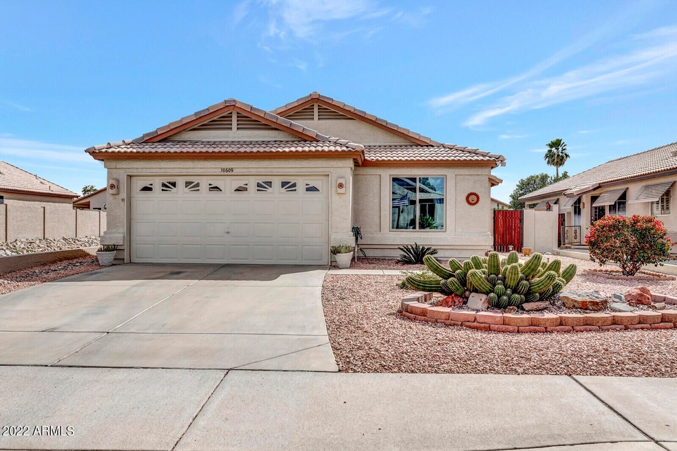 01_10609_W_Mohawk_Ln__01_mls