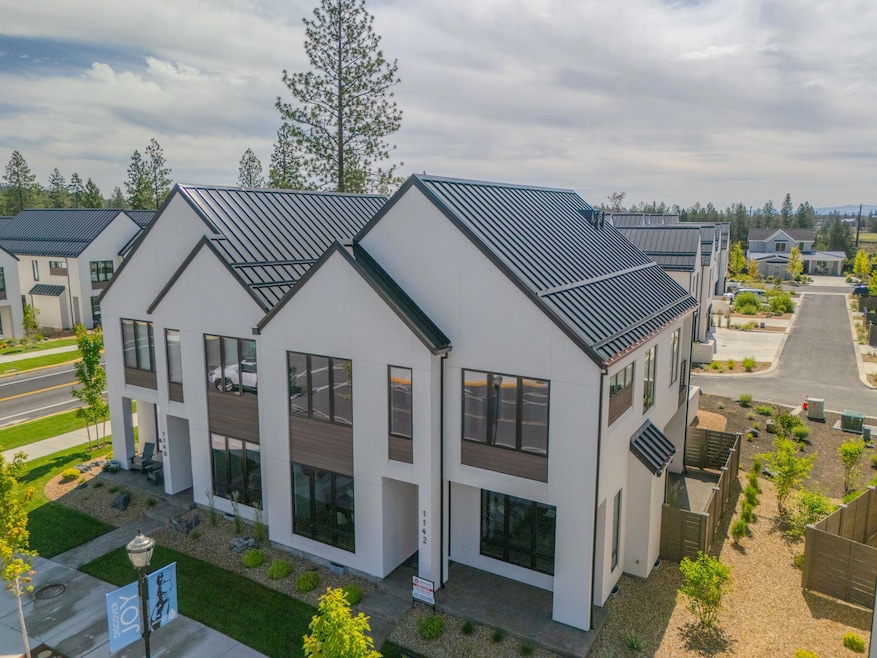 1142 NW Ochoa Dr, Bend, OR 97703 - photo 1