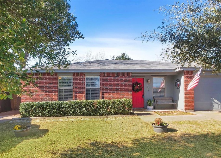 927 Bourland Dr, Fort Worth, TX 76108 - photo 1