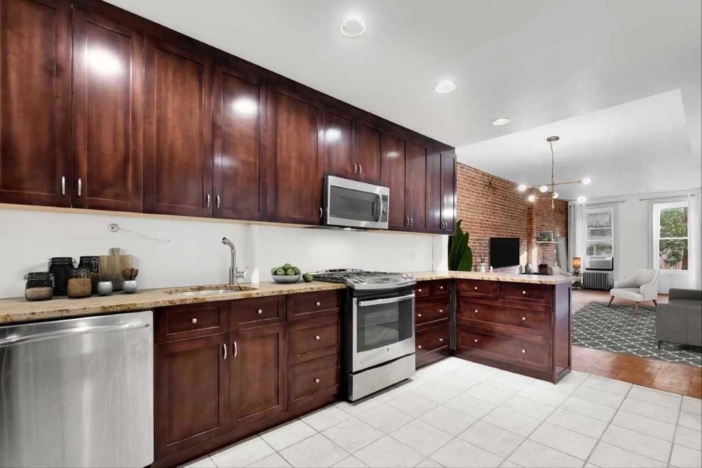 unlisted-address, New York, NY 10028 - photo 1