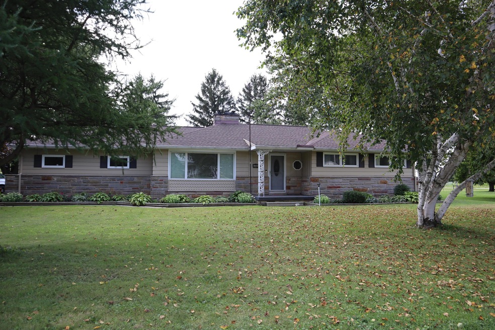 3489 Crestline Rd, Bucyrus, OH 44820 - photo 1