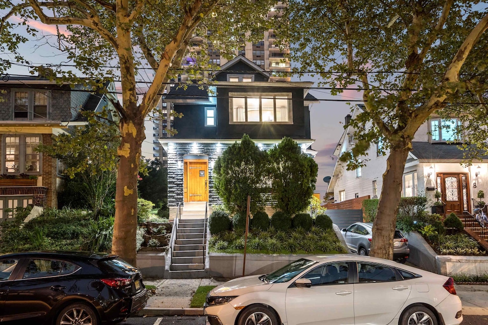 Sold $1,100,000 • Co-Listing Agent