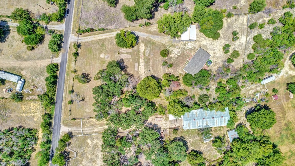 391 Highland Dr, Springtown, TX 76082 - photo 1