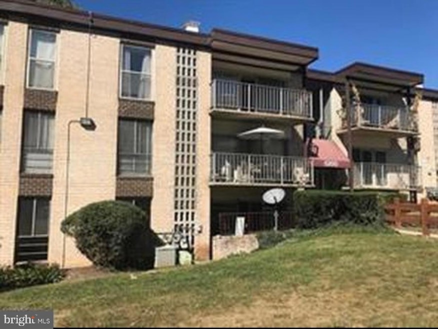 5200 Newton St unit T-1, Bladensburg, MD 20710 - photo 1