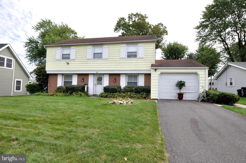 10 Midvale Ln, Willingboro, NJ 08046 - photo 1