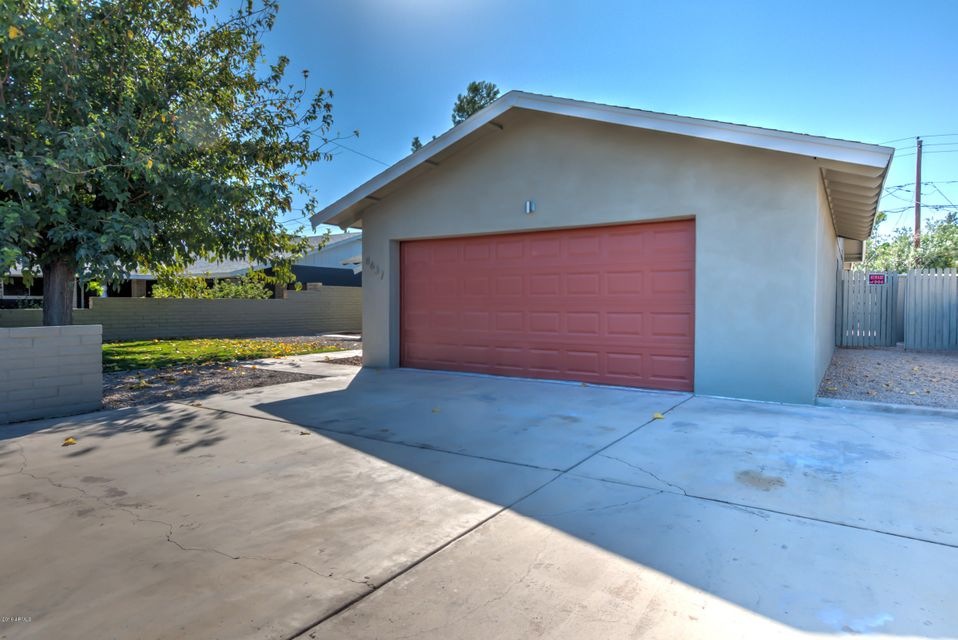 8637 E Jackrabbit Rd-1