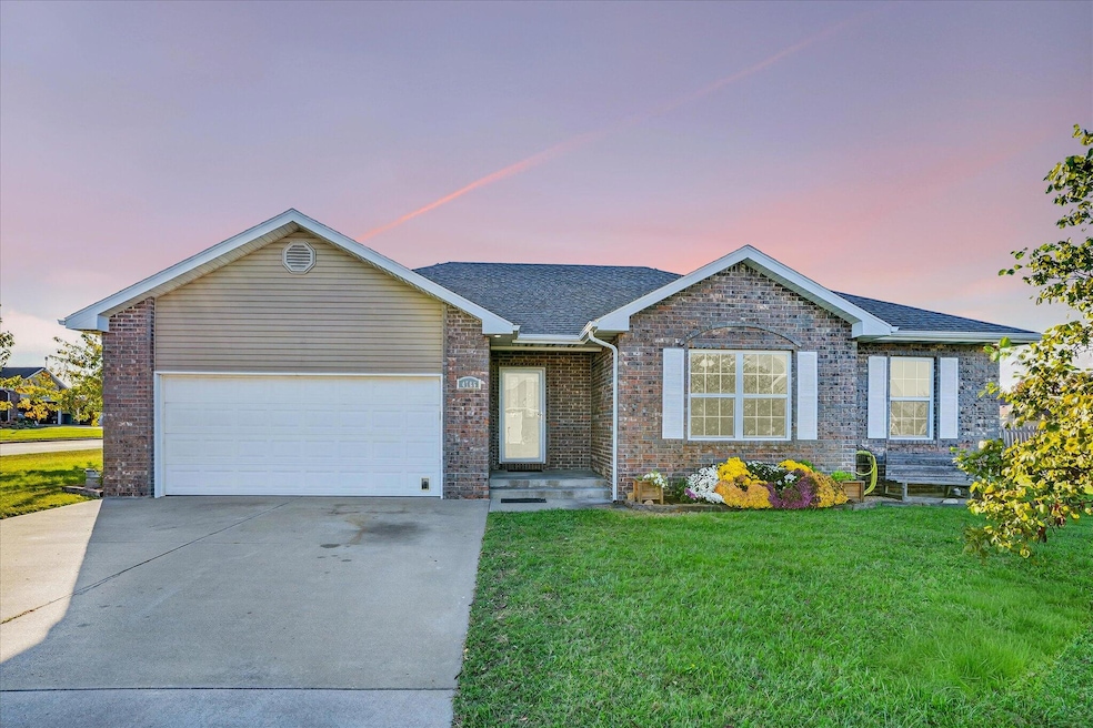 For Sale $290,000 • Co-Listing Agent