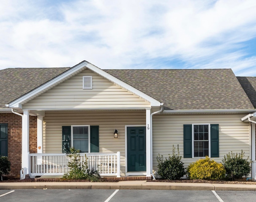 19 Gemstone Dr, Stuarts Draft, VA 24477 - photo 1