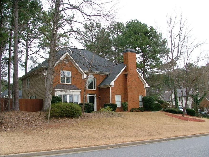 Front View, home sits on Cul-de-sac