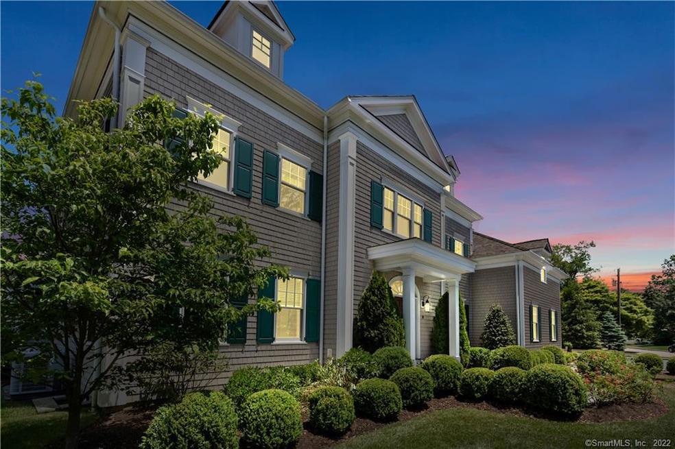 138 S Gate Ln, Southport, CT 06890 - photo 1