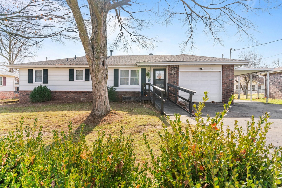 114 W Mcconnell St, Nixa, MO 65714 - photo 1