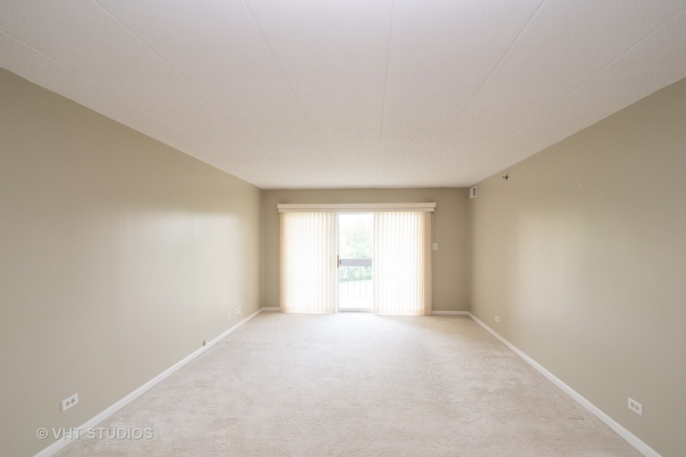 18600 Village West Dr unit 310, Hazel Crest, IL 60429 - photo 1