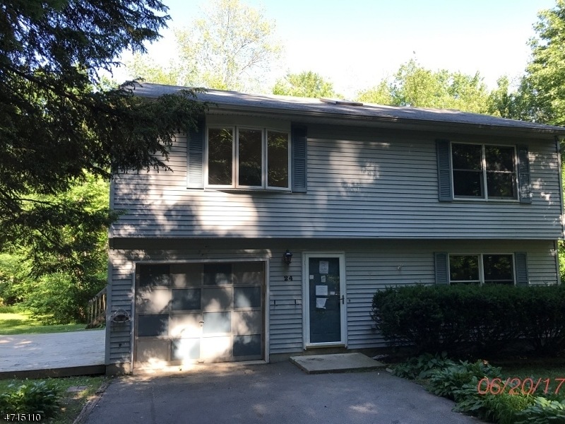 24 Edgewater Rd, Hewitt, NJ 07421 - photo 1