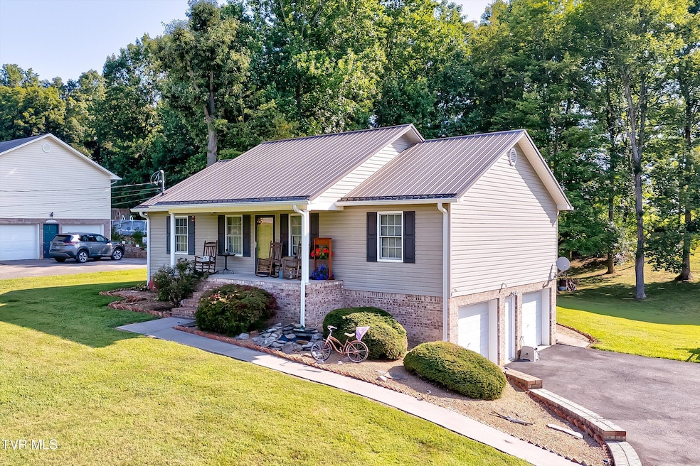01-488 Austin Cir-1