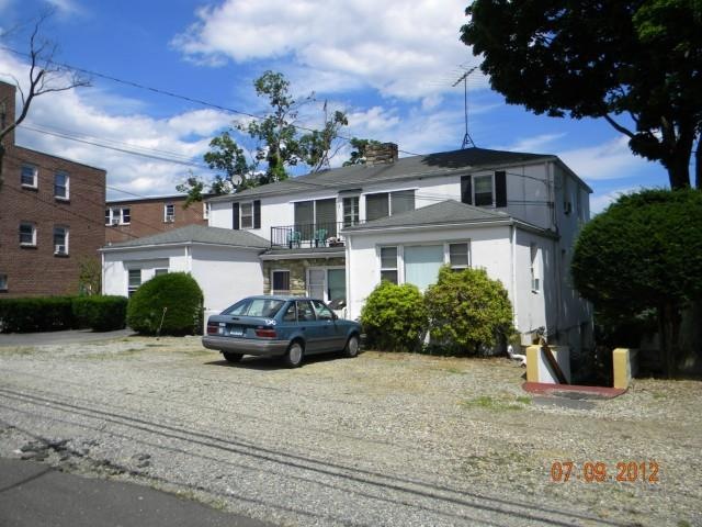 320 Strawberry Hill Ave unit 4, Norwalk, CT 06851 - photo 1