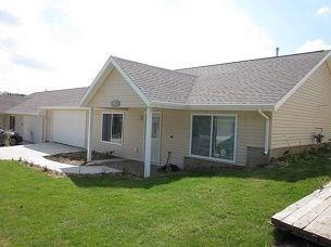 2730 O Ave NW unit B, Cedar Rapids, IA 52405 - photo 1