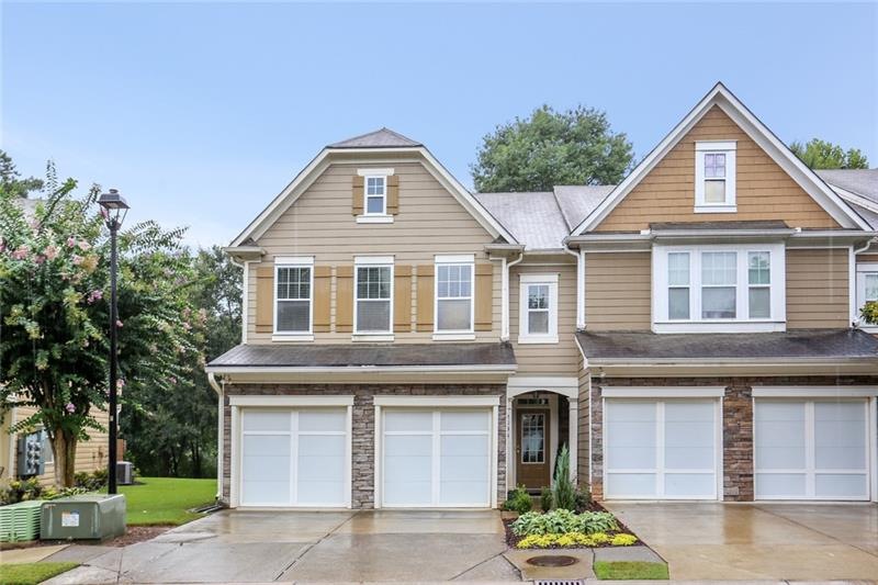 Welcome Home ~ Beautiful End Unit Townhouse