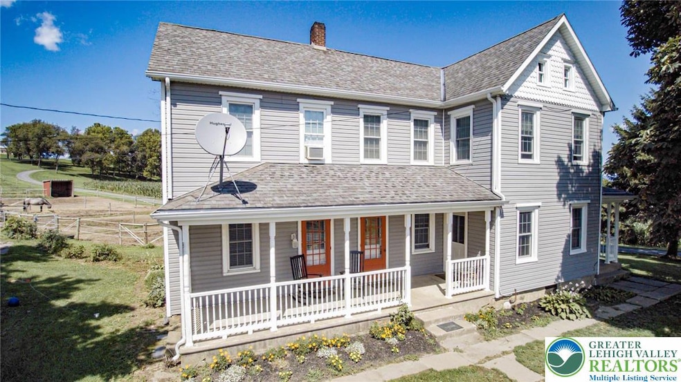 5727 Youngs Hill Rd, Easton, PA 18040 - photo 1