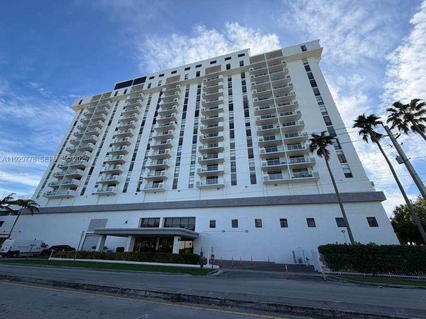 Sailboat Cay unit 1206, North Miami, FL 33181 - photo 1