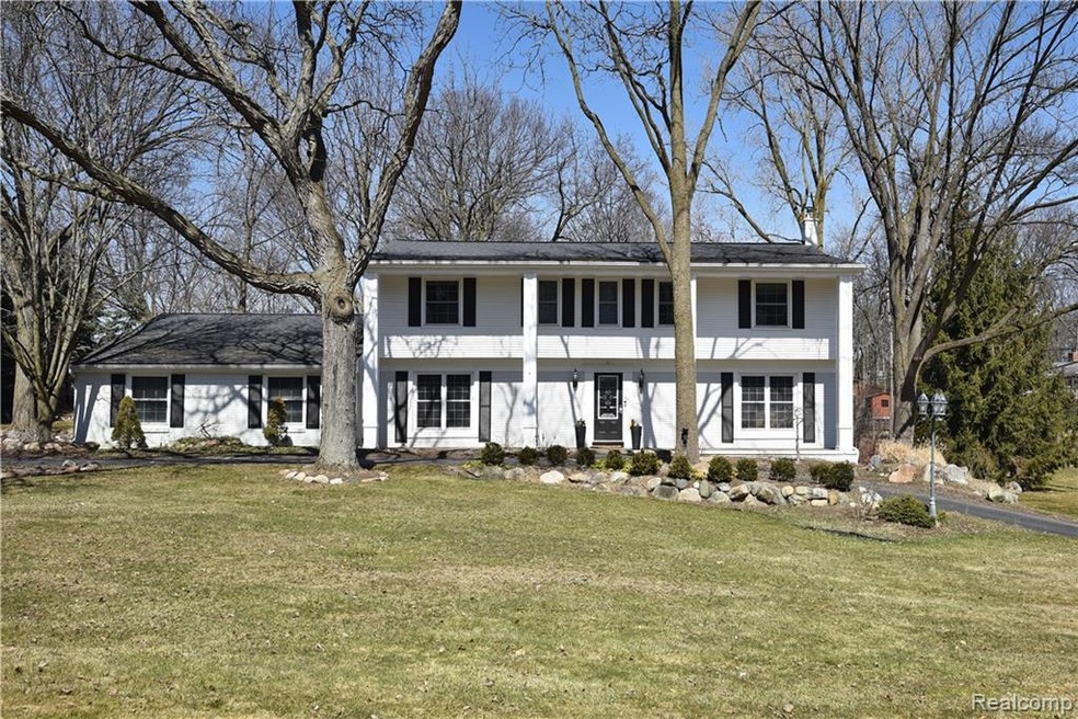 4482 Pine Tree Trail, Bloomfield Hills, MI 48302 - photo 1