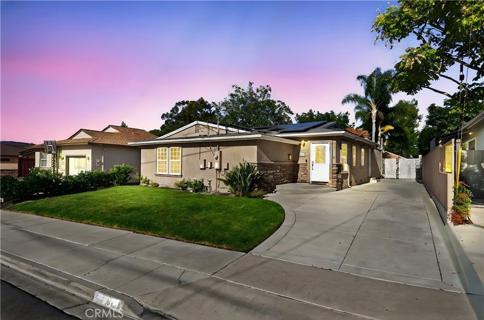 Sold $1,070,000 • Co-Listing Agent