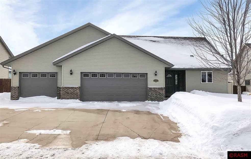 113 Quinion Dr, Mankato, MN 56001 - photo 1