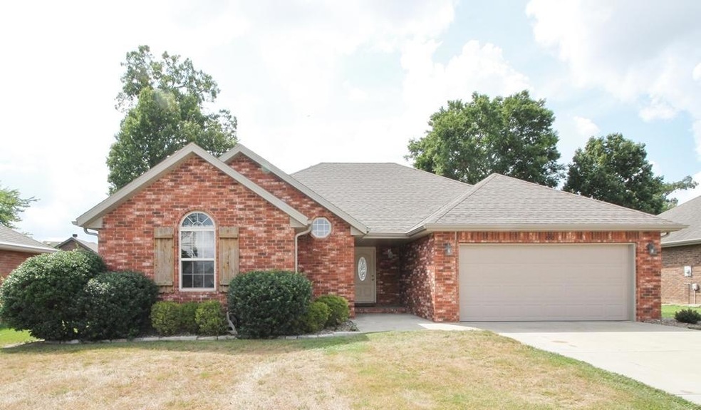 880 Dustin Ln, Nixa, MO 65714 - photo 1