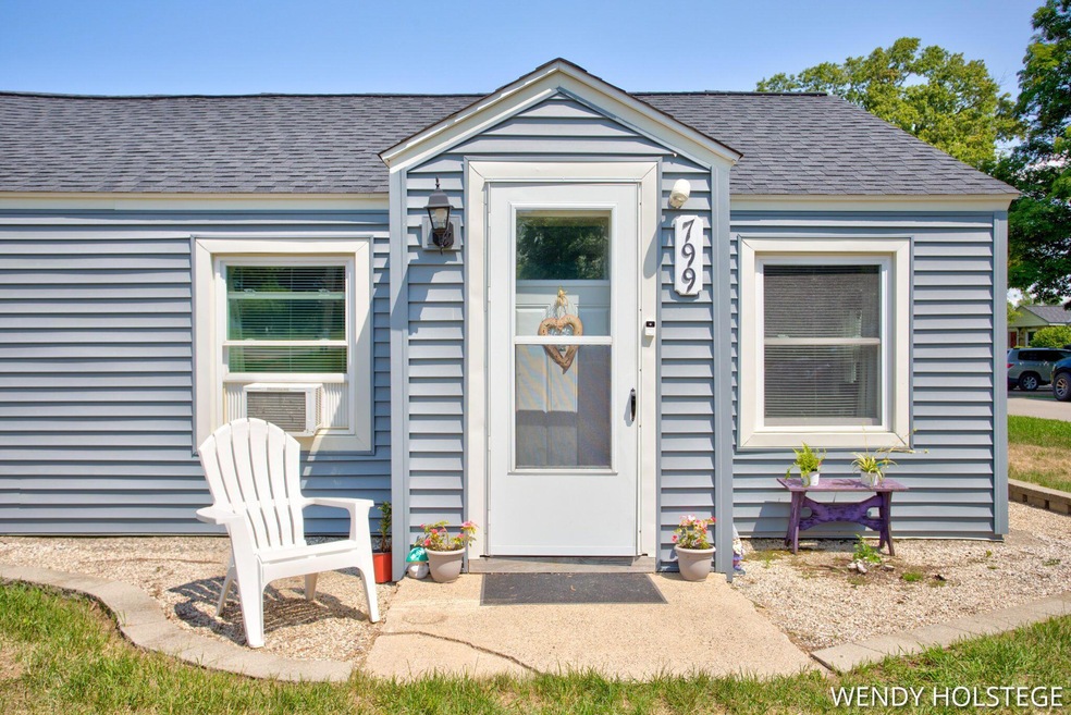 6-web-or-mls-799 W 26th St, Holland-6