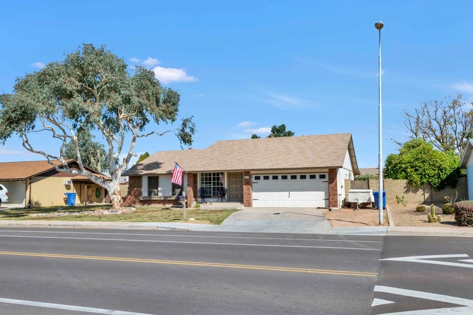 2302 E Frye Rd, Chandler, AZ 85225 - photo 1