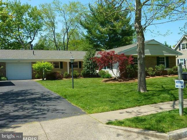 4106 Maureen Ln, Fairfax, VA 22033 - photo 1