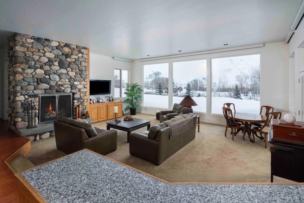 430 Thistle Lane