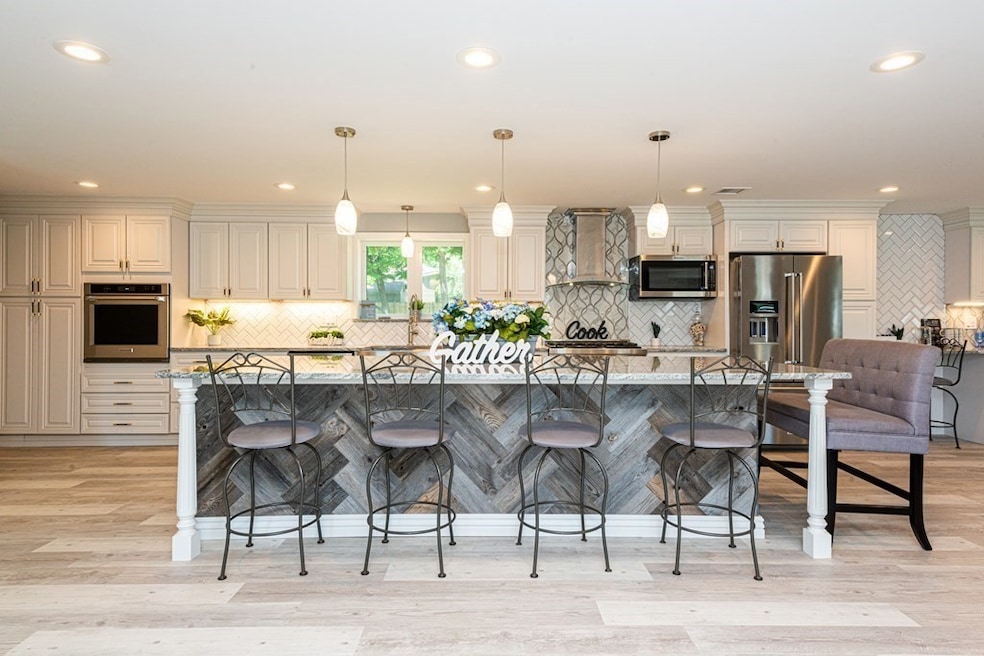 26 N Shetland Rd, Danvers, MA 01923 - photo 1