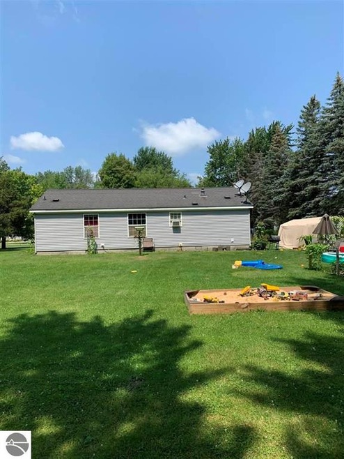 18605 W Sharon Rd, Oakley, MI 48649 - photo 1