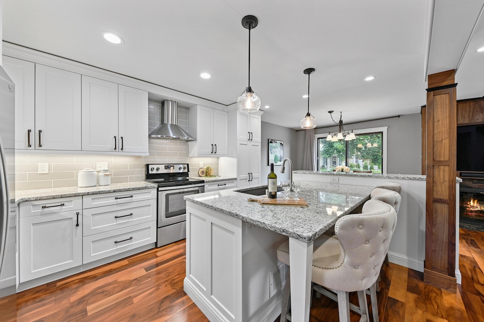 836 Pilgrim Pkwy, Elm Grove, WI 53122 - photo 1