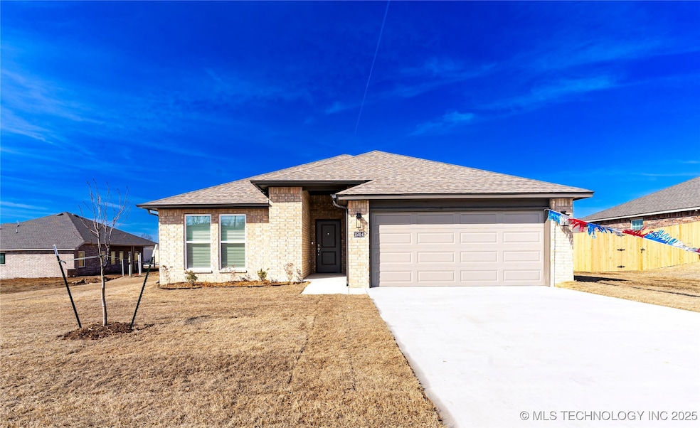 15014 S Poplar Place, Glenpool, OK 74033 - photo 1