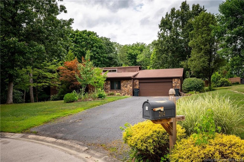 204 Lancaster Cir, New Albany, IN 47150 - photo 1