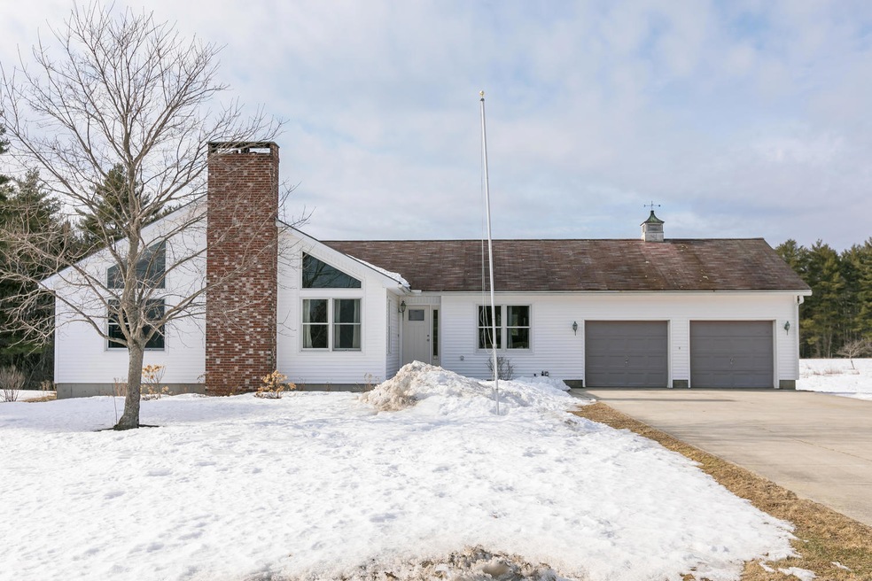48 Range Rd Cumberland ME-large-001-049-