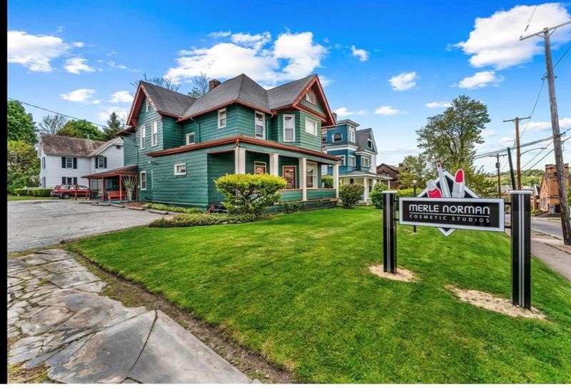 Discover the perfect blend of residential/ commerc