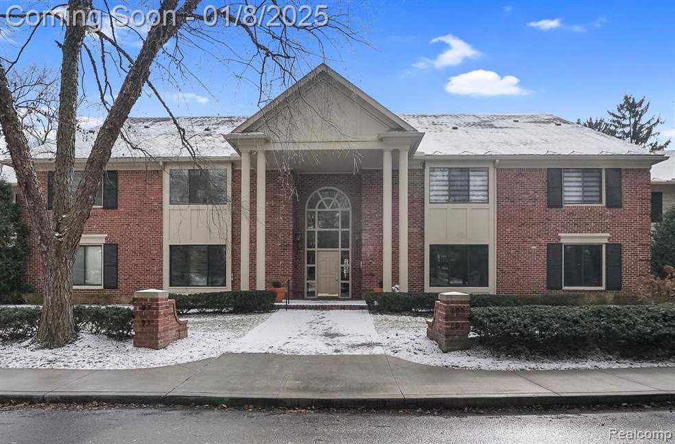 105 Barden Ct unit 32, Bloomfield Hills, MI 48304 - photo 1